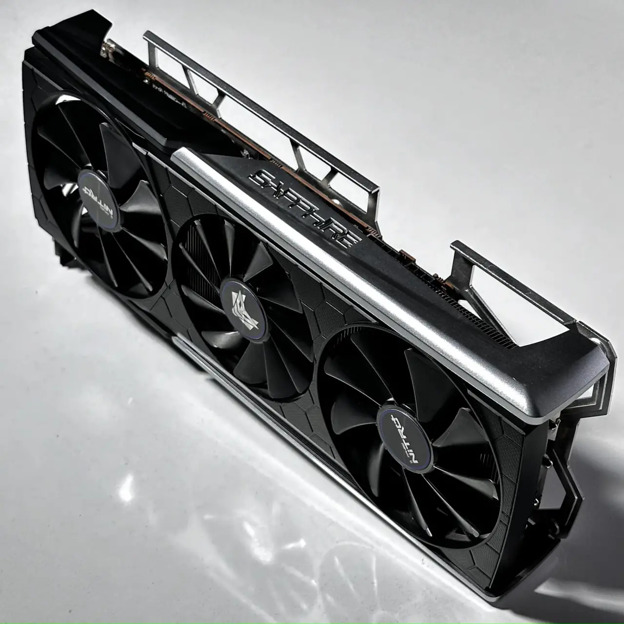 قیمت و خرید کارت گرافیک RX 5700 XT Nitro Plus Sapphire